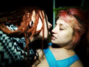 JezziCat Porno Video: Endlich rein mit der Faust!